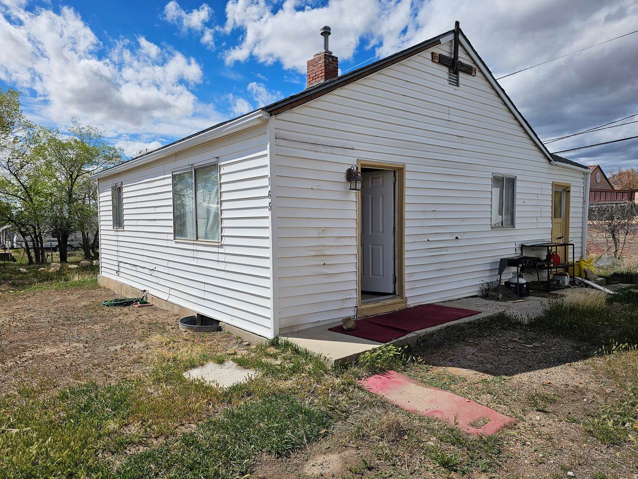 163 Carson Ave - Photo 1