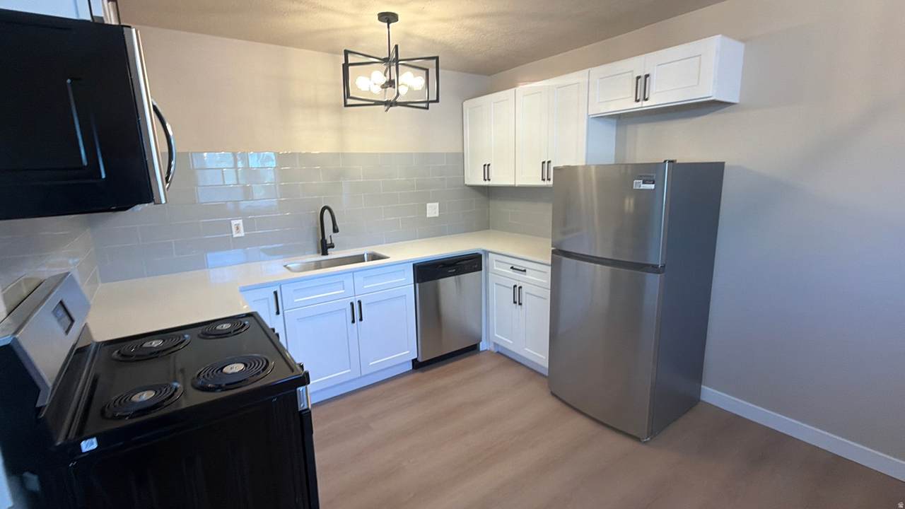 647 Swenson Ave - Photo 1