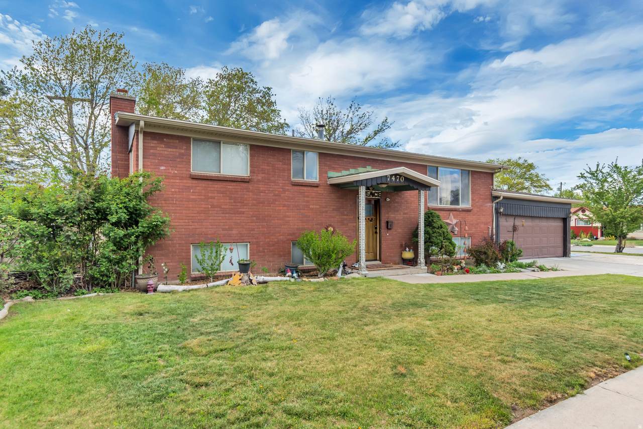 7470 Ramanee Dr Dr - Photo 1