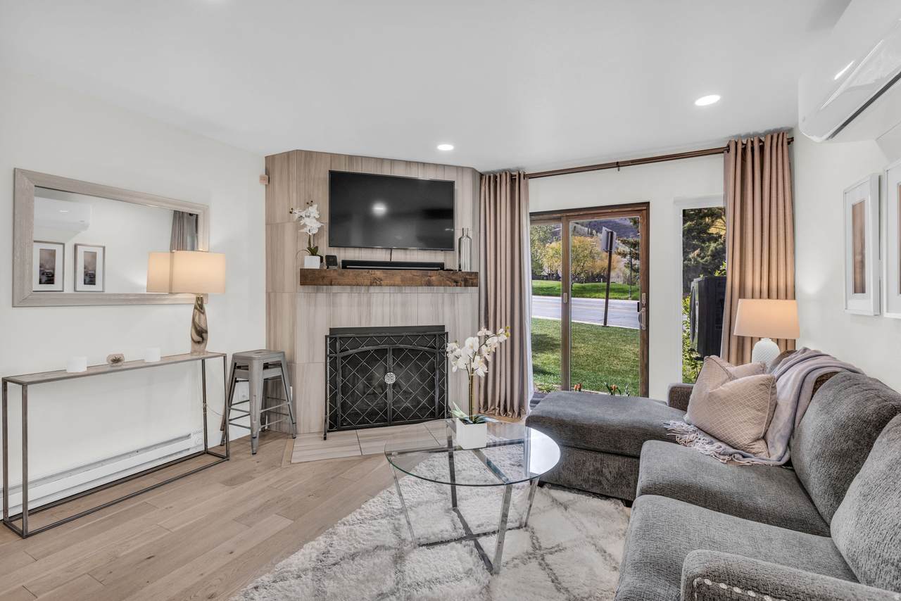 1530 Empire Ave - Photo 1