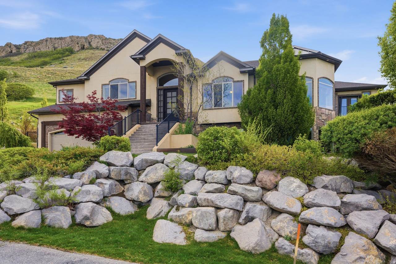 1130 Twickenham Dr - Photo 1