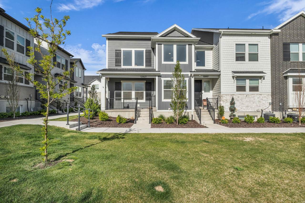 13921 Round Peak Ln - Photo 1