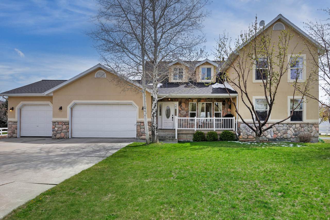 1735 Oak Ln - Photo 1