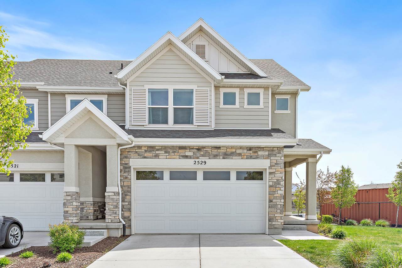 2529 Wysteria Dr - Photo 1