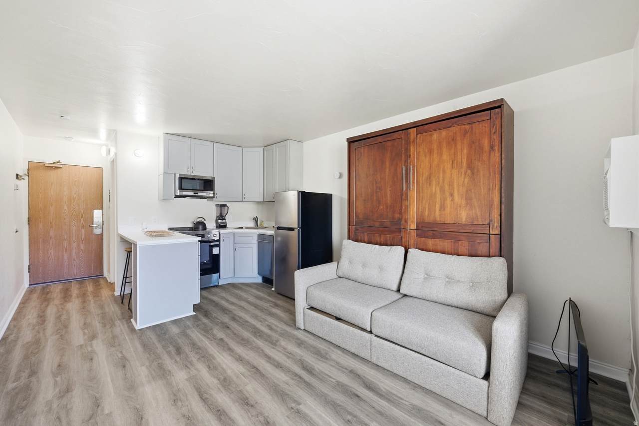 2015 Prospector Ave - Photo 1