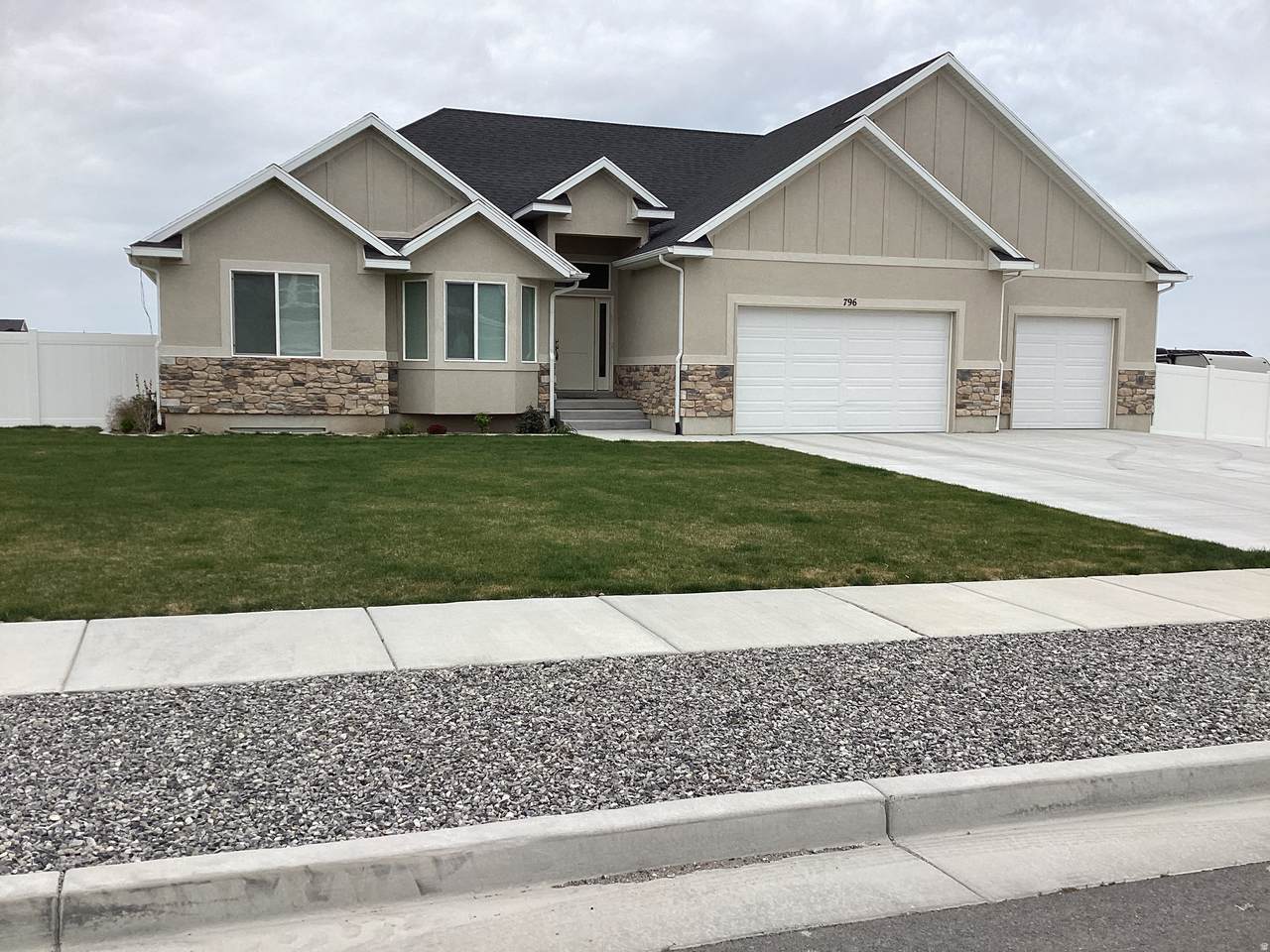 796 Cherry Orchard Ln - Photo 1