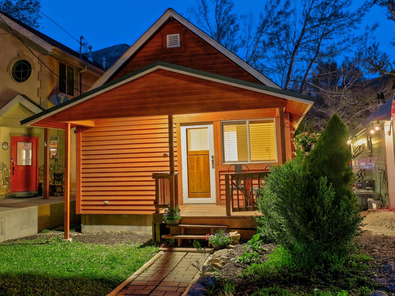 6758 Fairfax Dr - Photo 1