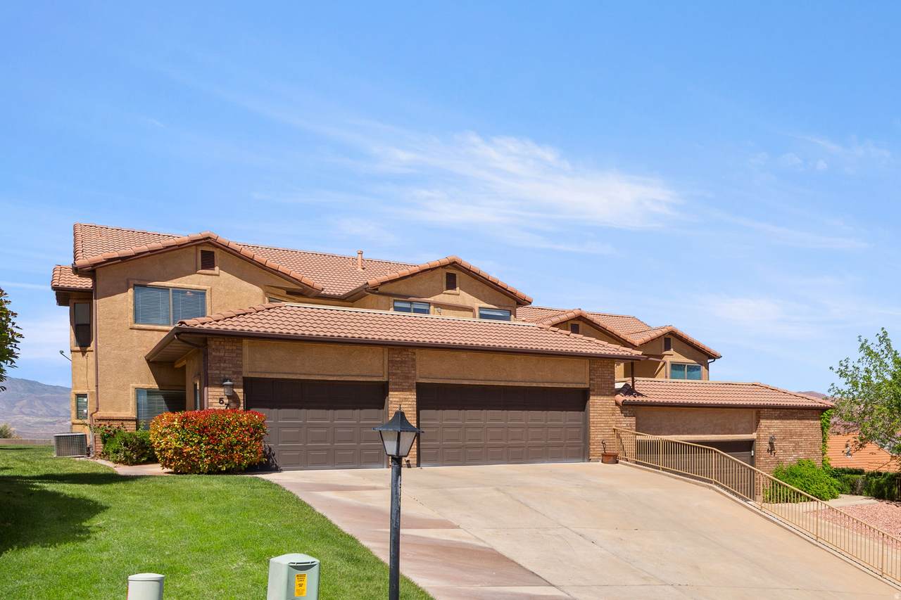 579 Ridgecrest Cir - Photo 1