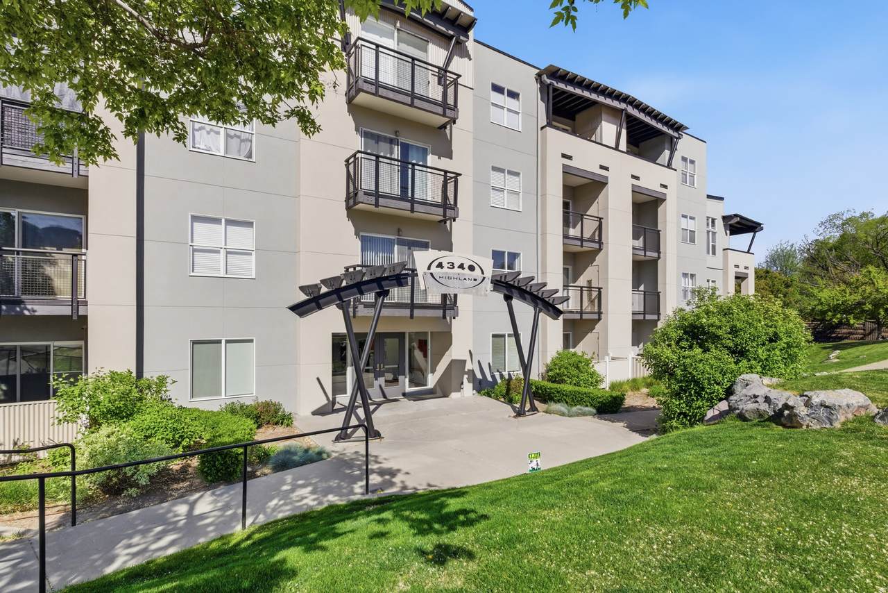 4340 Highland Dr - Photo 1