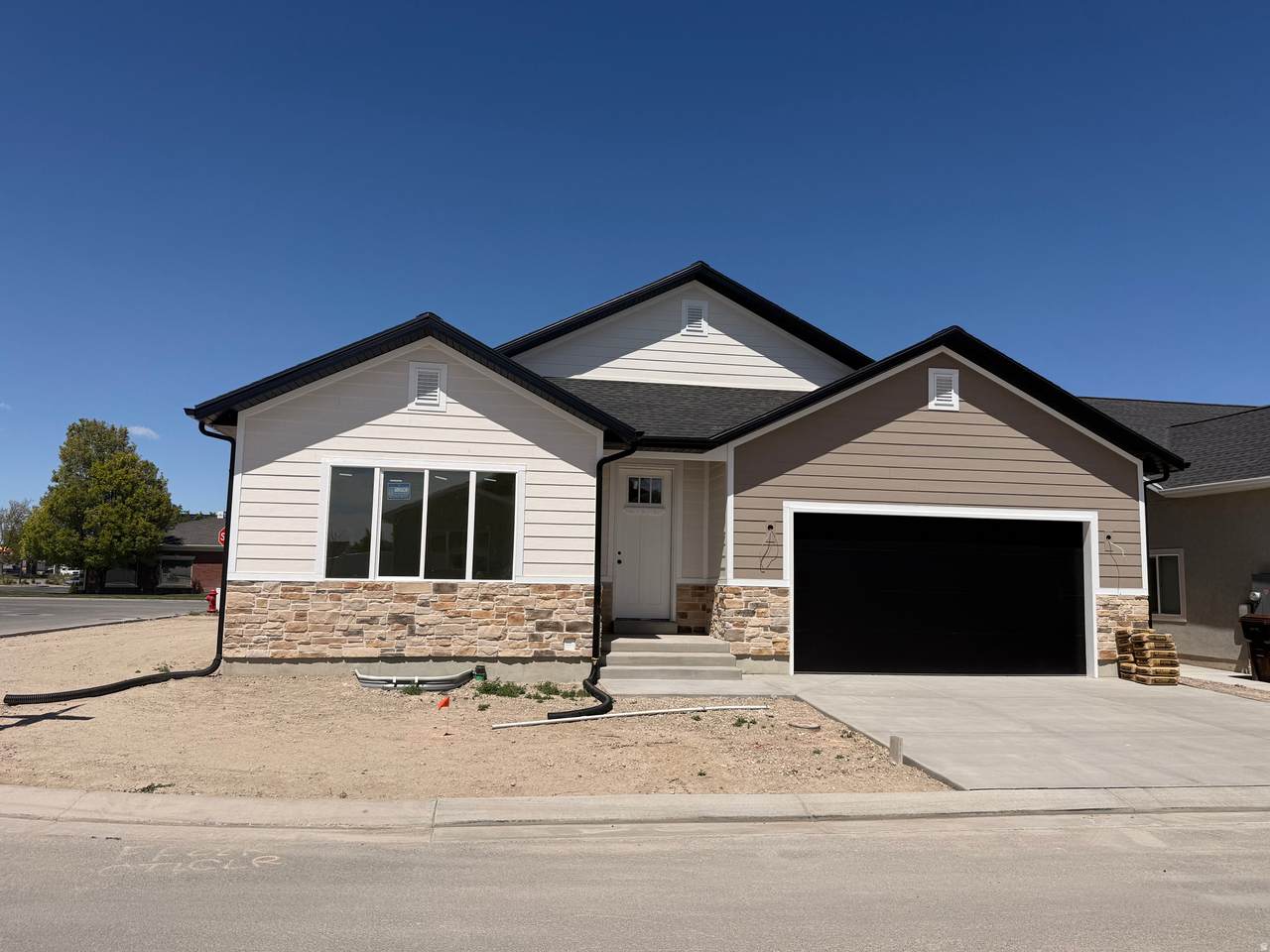 1226 Hendrix St - Photo 1