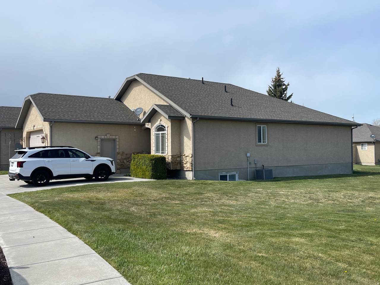 2054 Cottage Ln - Photo 1