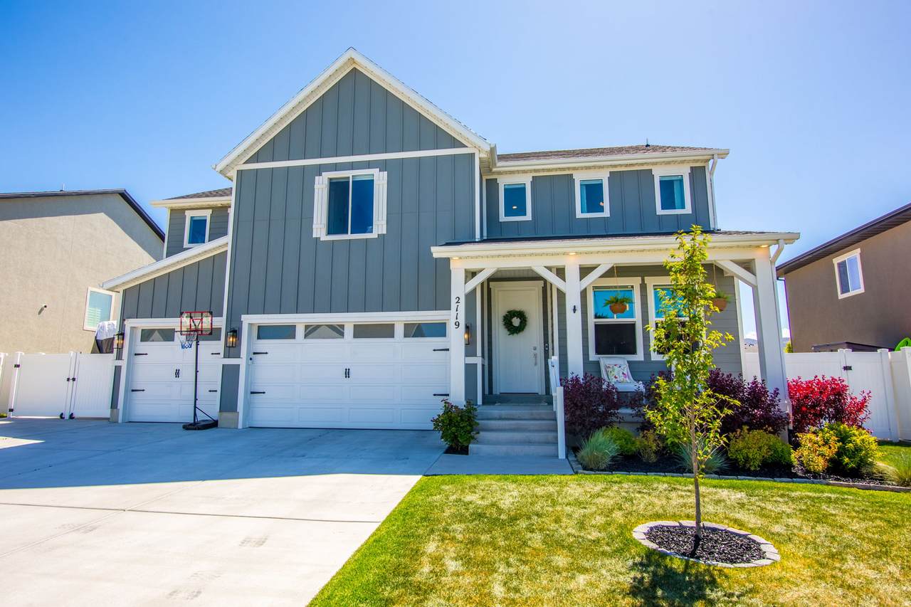 2119 Mountain View Blvd - Photo 1