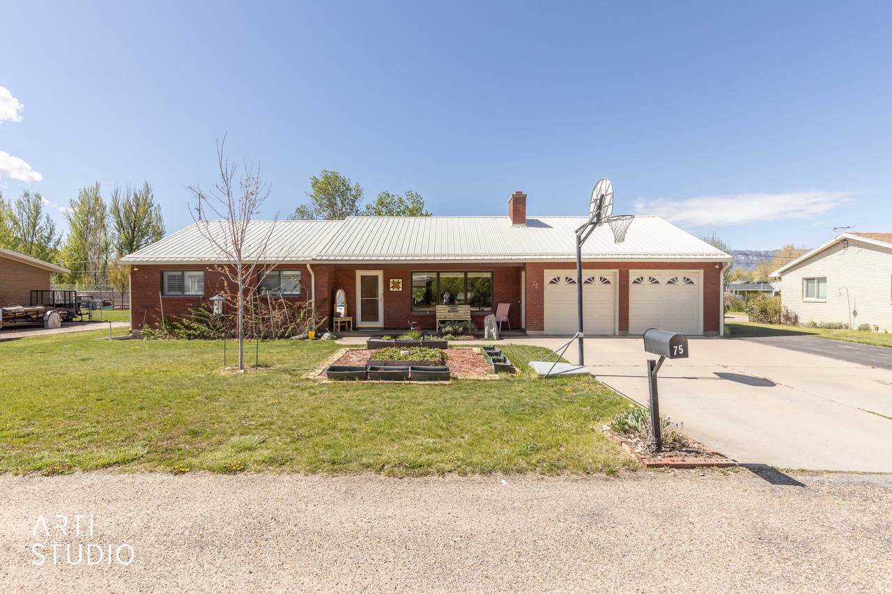 75 Williams Cr. - Photo 1