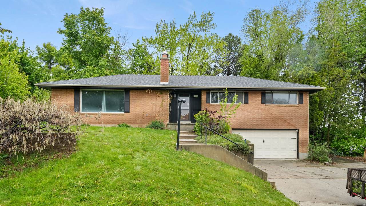 1229 33RD St - Photo 1