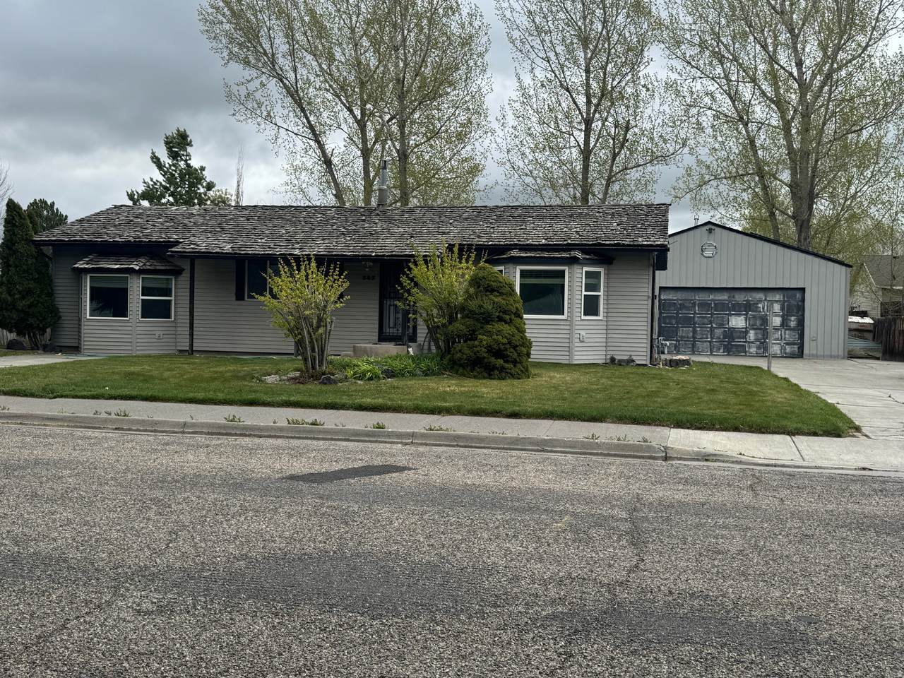 543 Maurine Dr - Photo 1