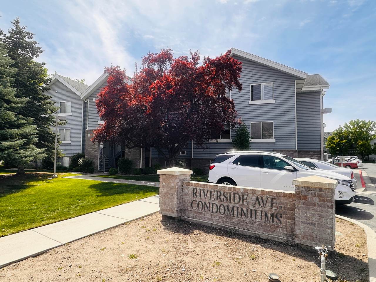 1559 Riverside Ave - Photo 1