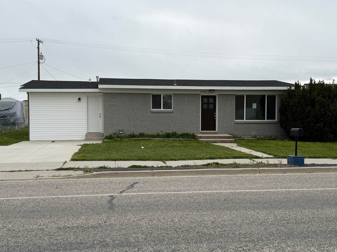 522 Factory St - Photo 1