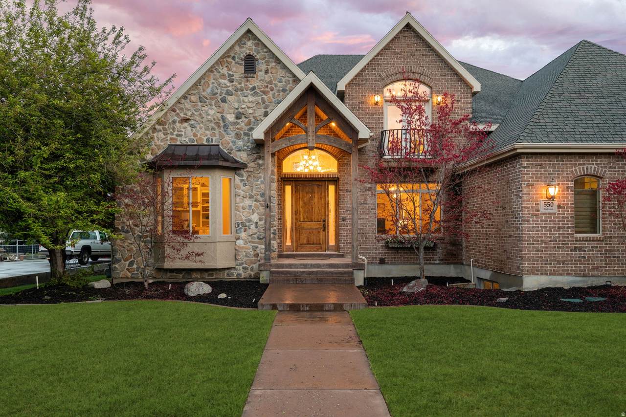 550 Blackhawk Ln - Photo 1