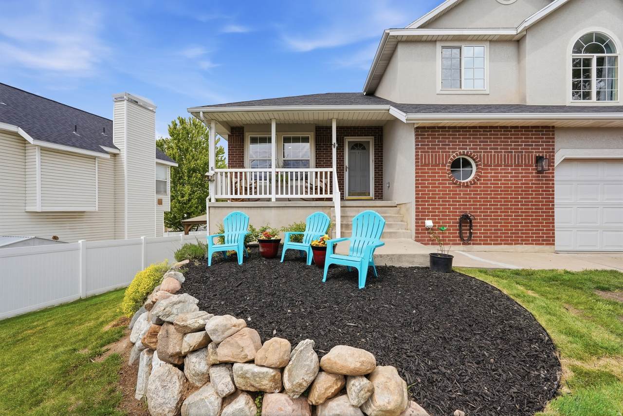 581 Compass Cir - Photo 1