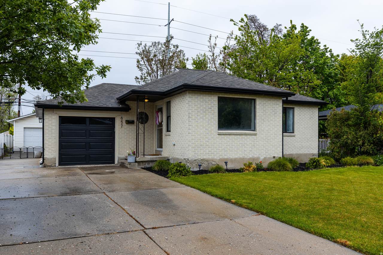 657 Colorado St - Photo 1