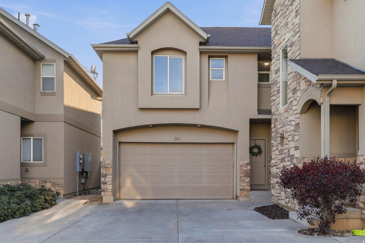 1592 Wynview Ln - Photo 1