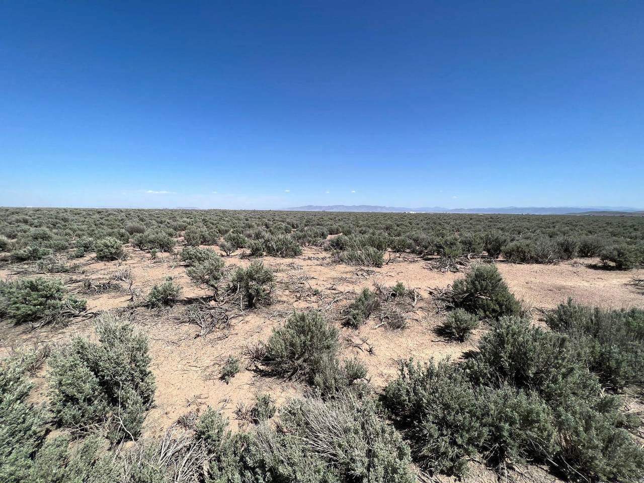 6400 1600 - Photo 1