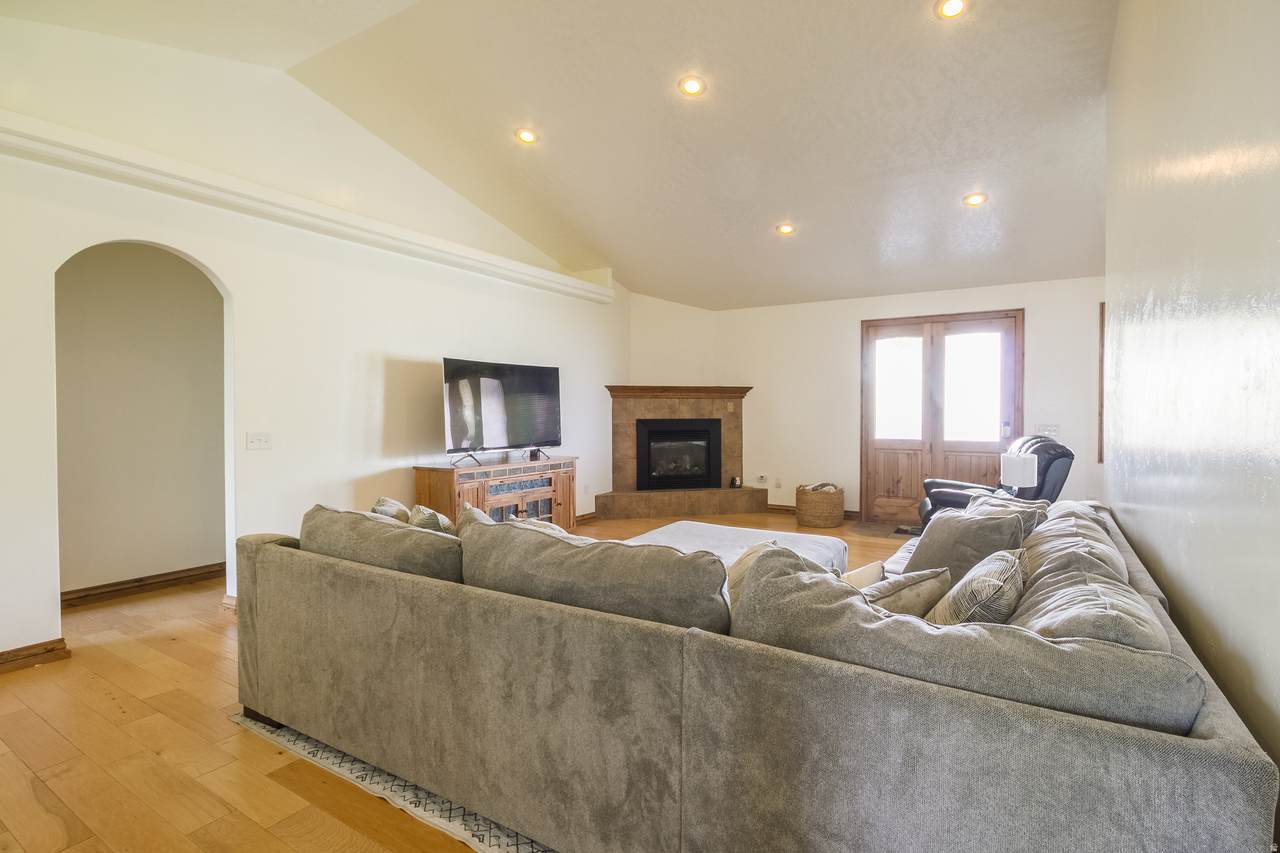 https://bt-photos.global.ssl.fastly.net/wasatch/1280_boomver_1_2155649-1.jpg