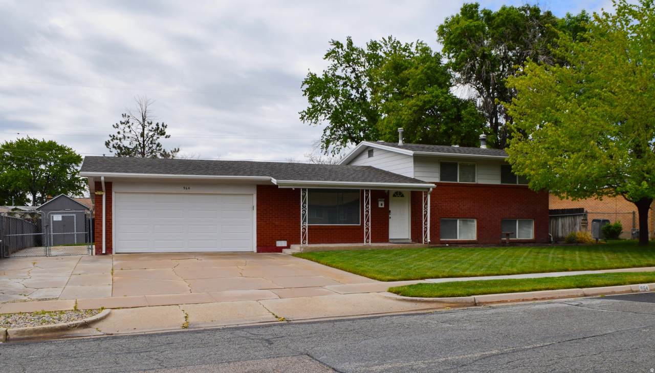 964 Wildwood Dr - Photo 1