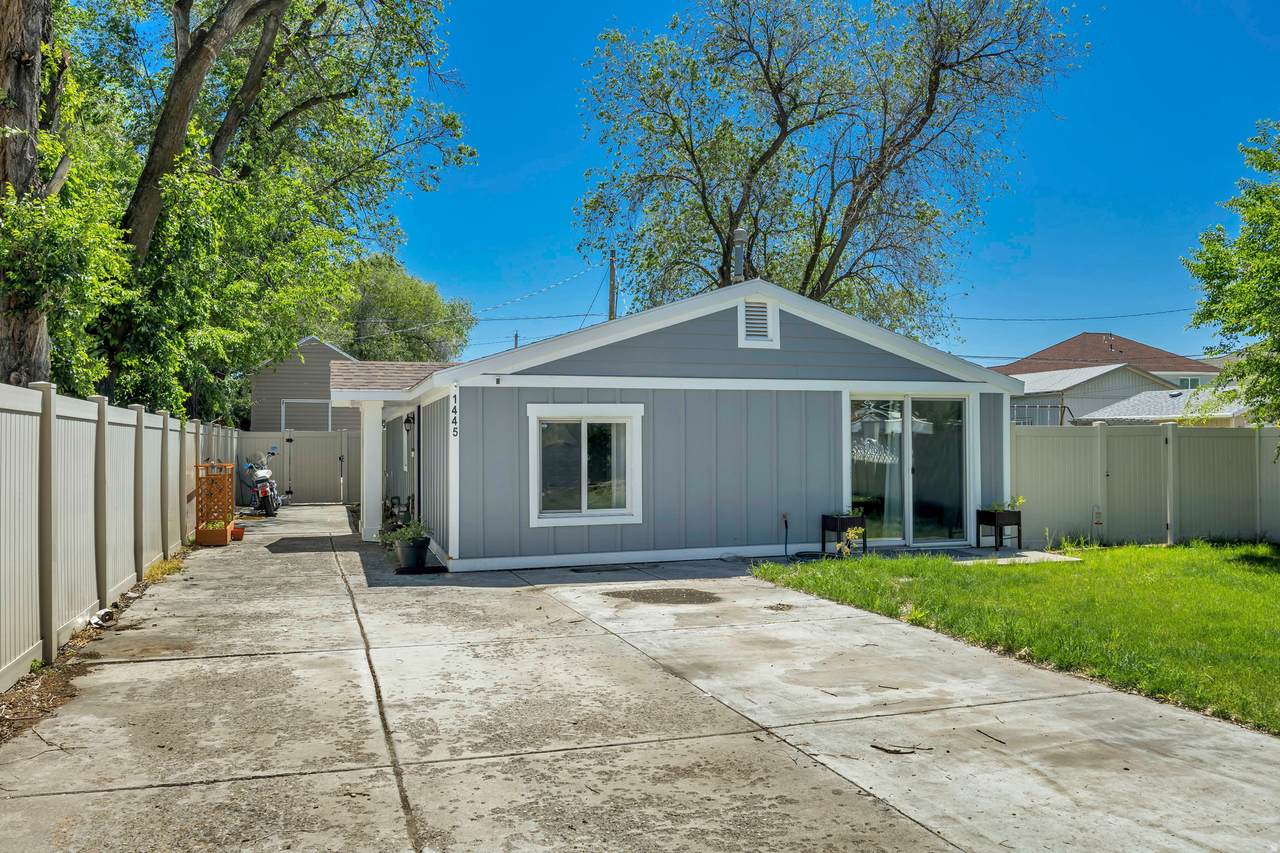 1445 Russett Ave - Photo 1