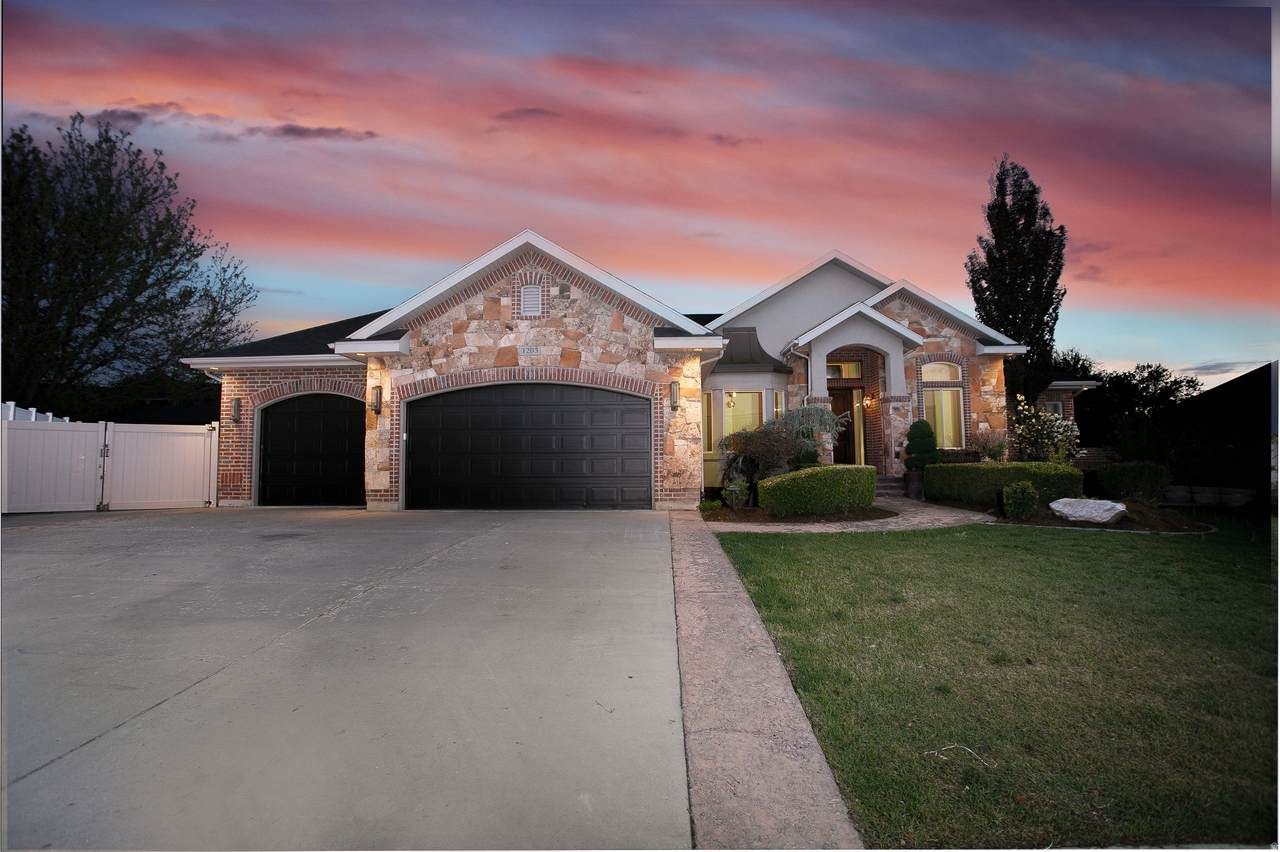 1203 Makiya Cir - Photo 1