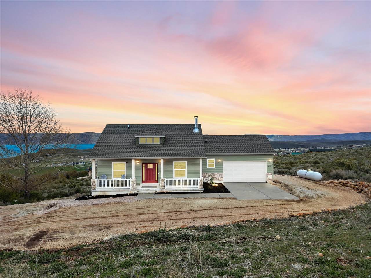 2072 Sweetwater Pkwy - Photo 1