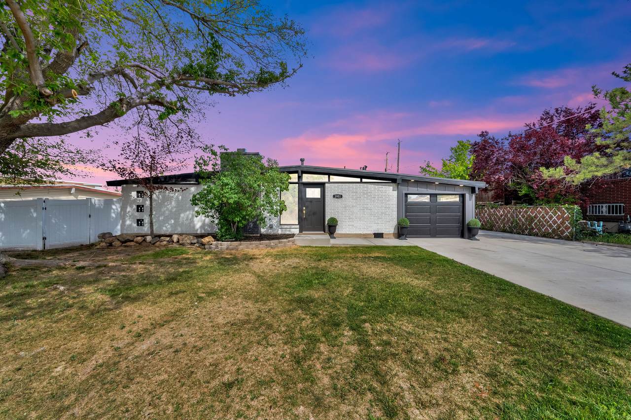 3951 Southbourne Way - Photo 1