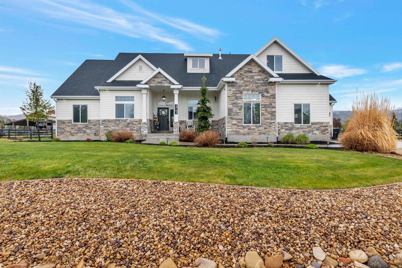 1761 Wall St - Photo 1