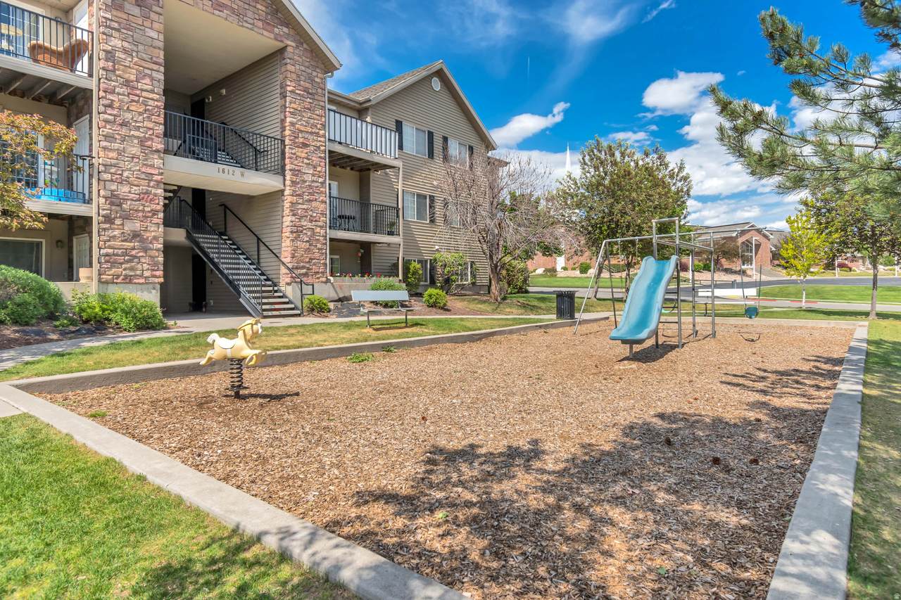 1529 Westbury Way - Photo 1