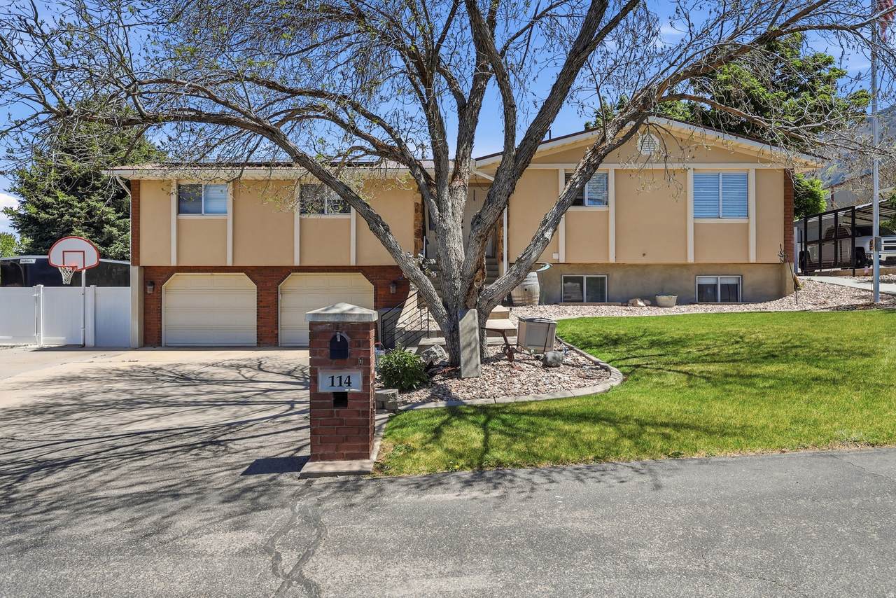 114 Clark Ln - Photo 1