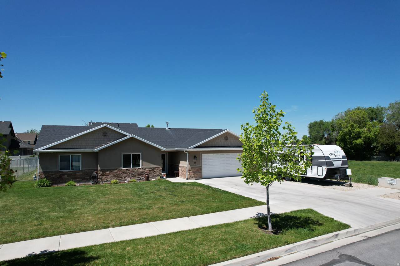 65 450 - Photo 1