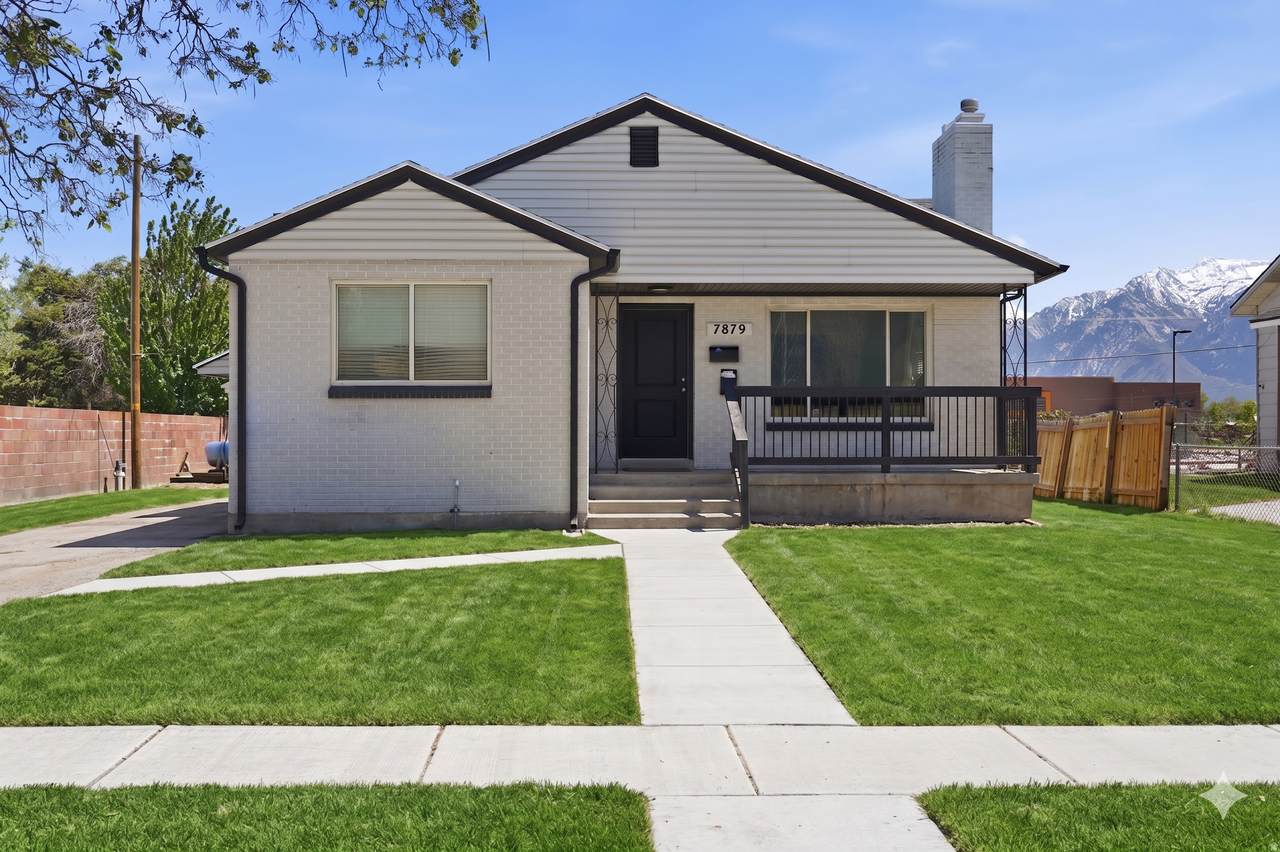 7879 Oak St - Photo 1