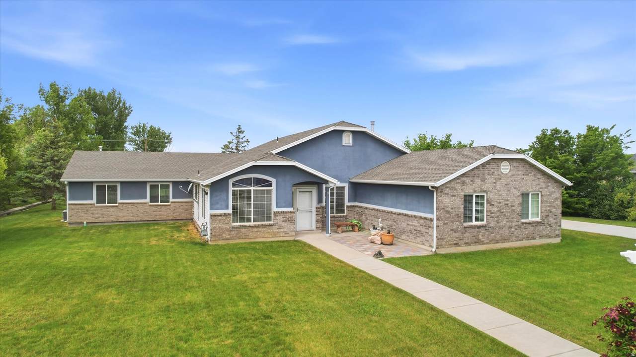 3139 Pelican Dr - Photo 1