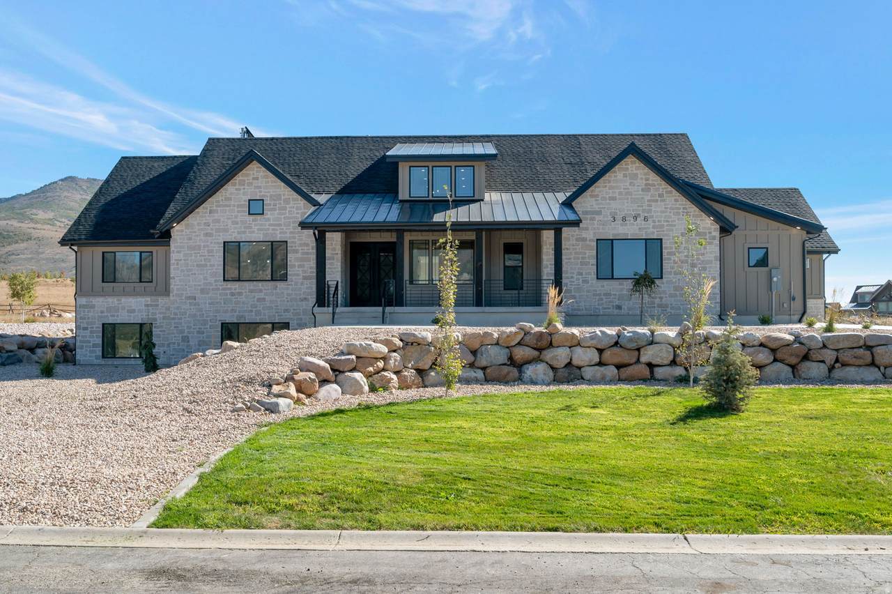 3896 Eagle Ridge Dr - Photo 1