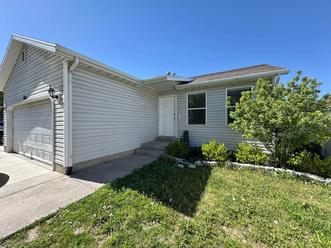 1614 Eisenhower Way - Photo 1