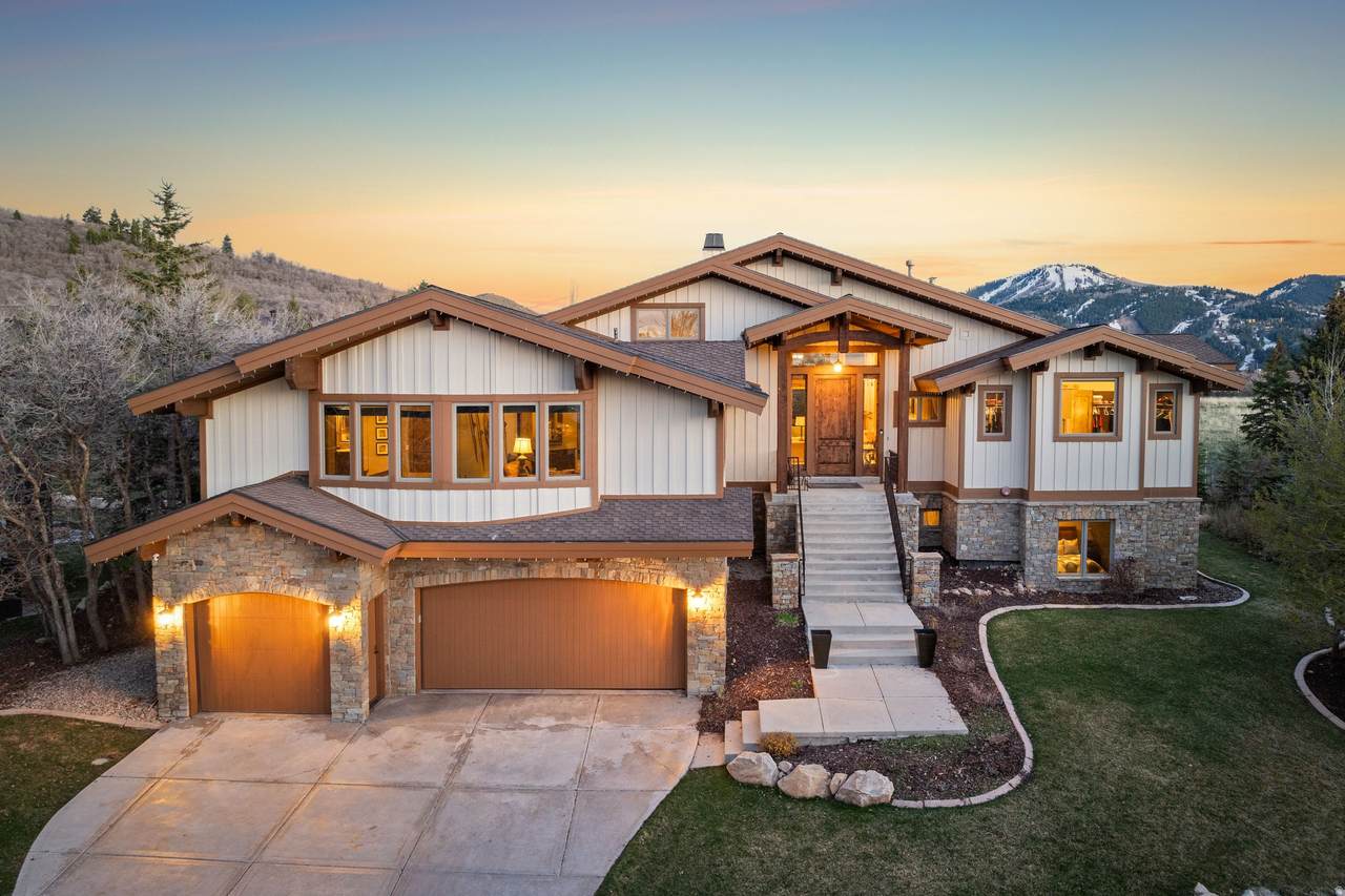 3665 Oak Wood Dr - Photo 1