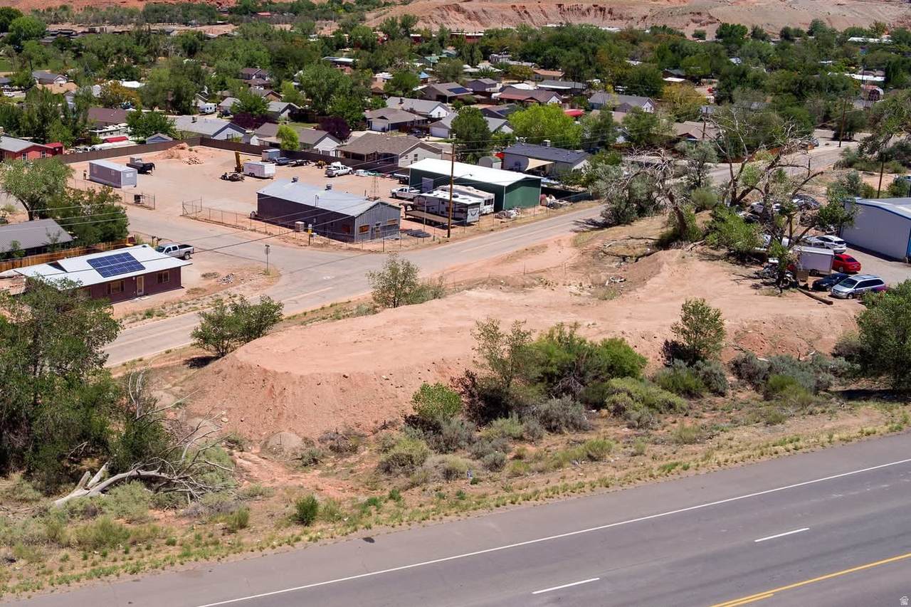 1261 Highway 191 - Photo 1