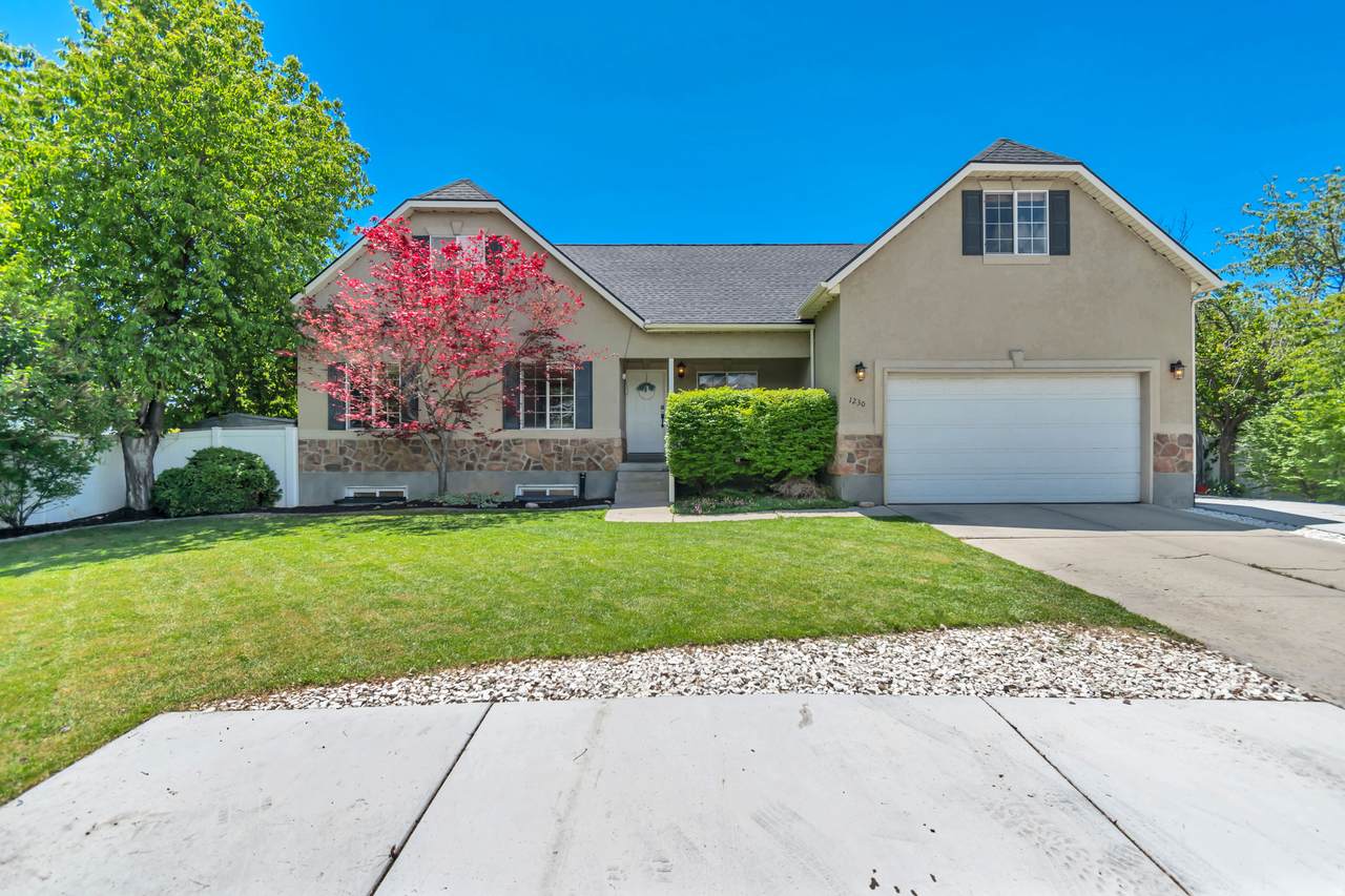 1230 Farm Lane Cir - Photo 1