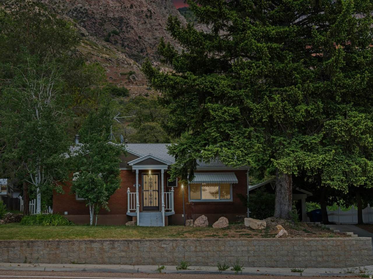 252 Harrison Blvd - Photo 1
