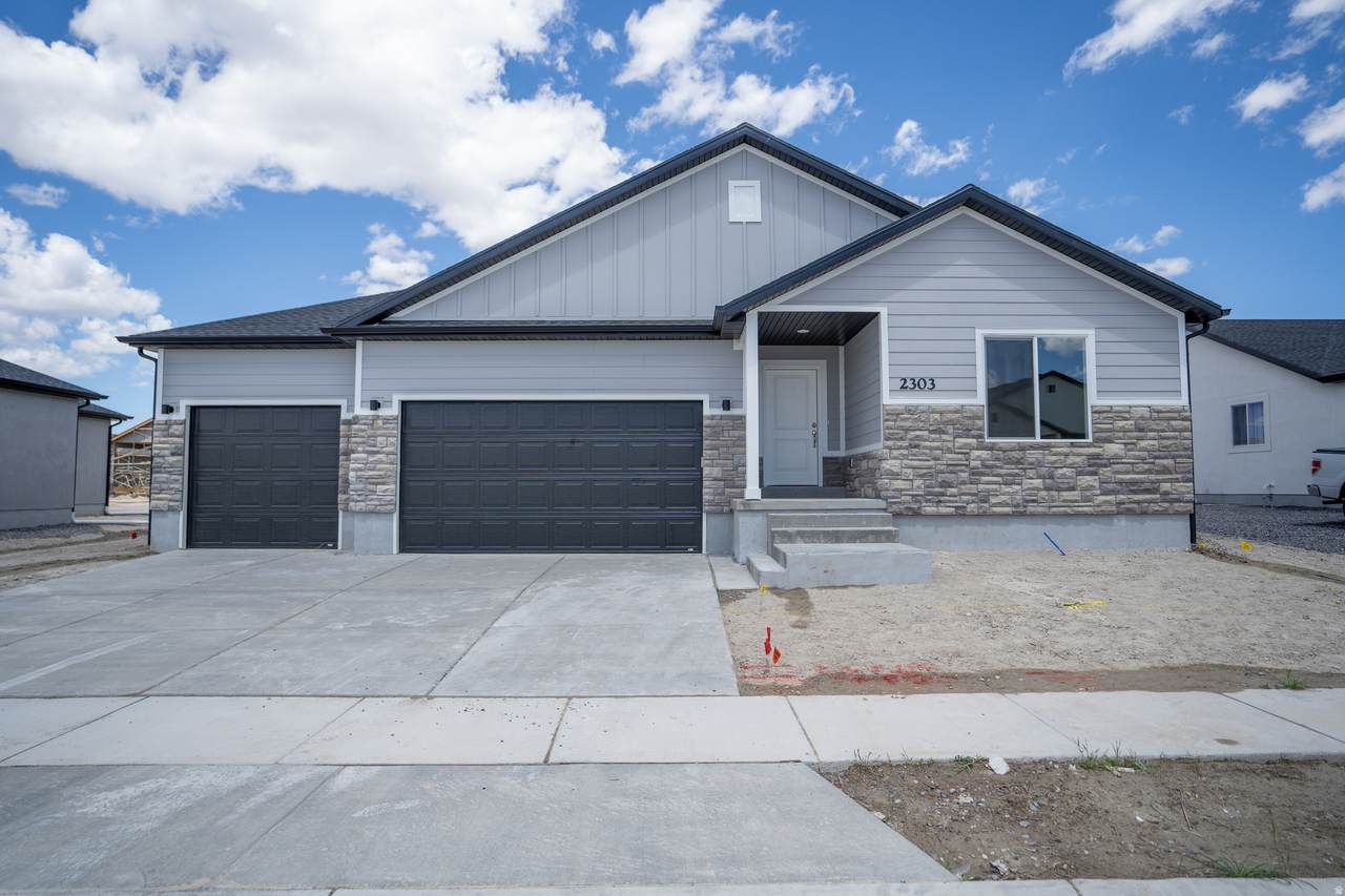 2392 Yellow Blossom St - Photo 1