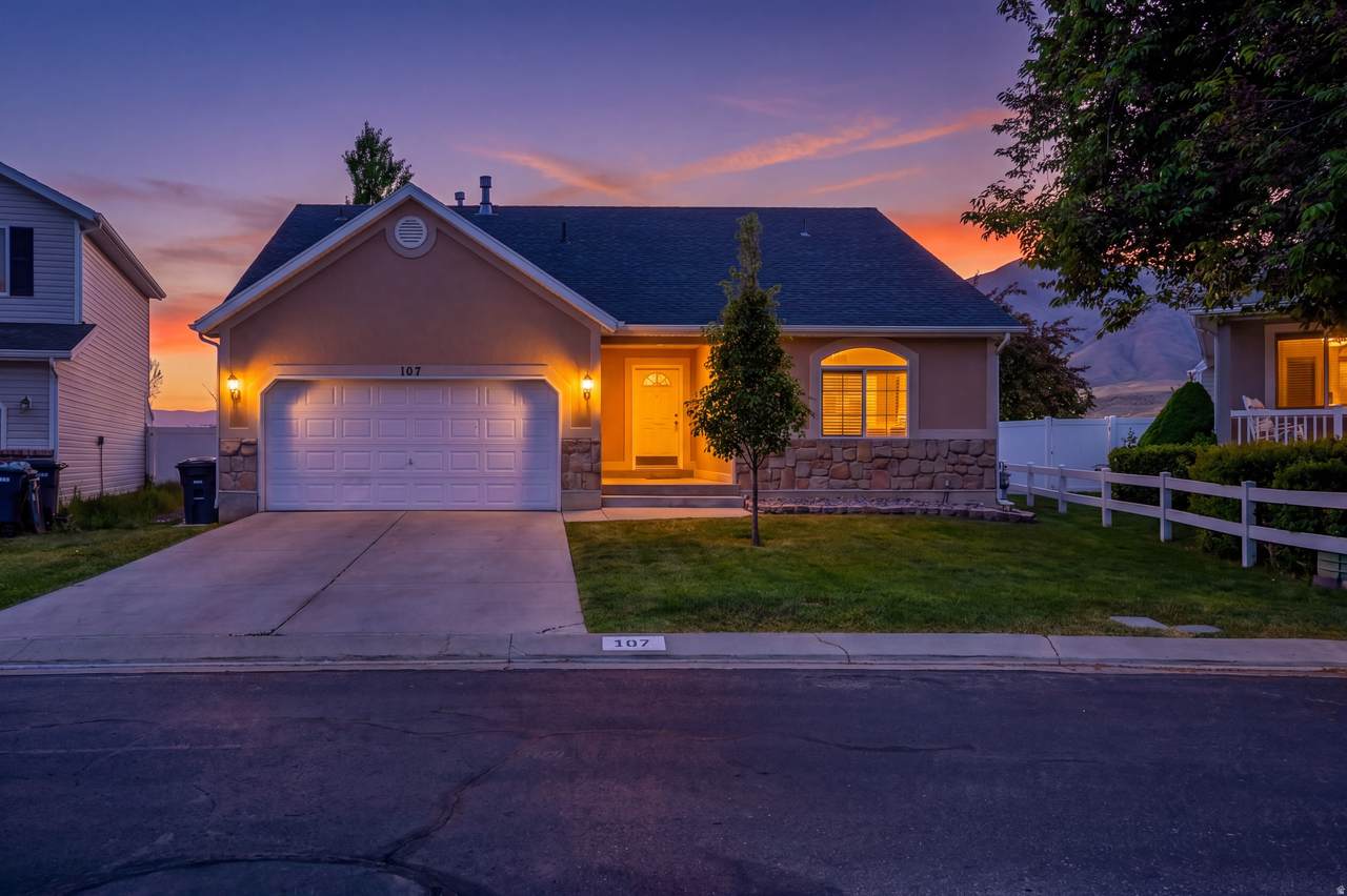 107 Crystal Bay Dr - Photo 1
