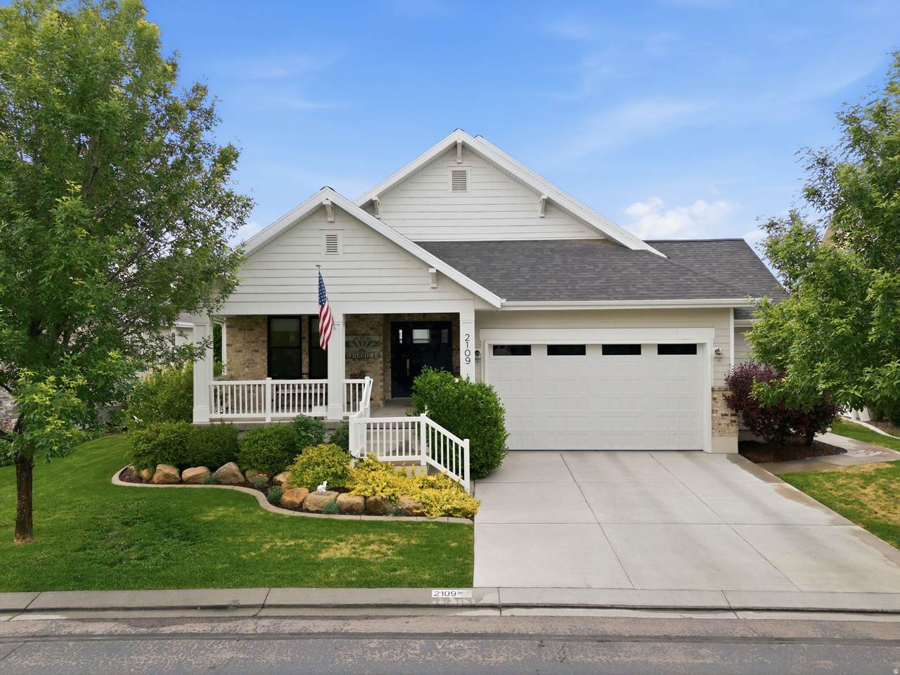 2109 Sunflower Ln - Photo 1