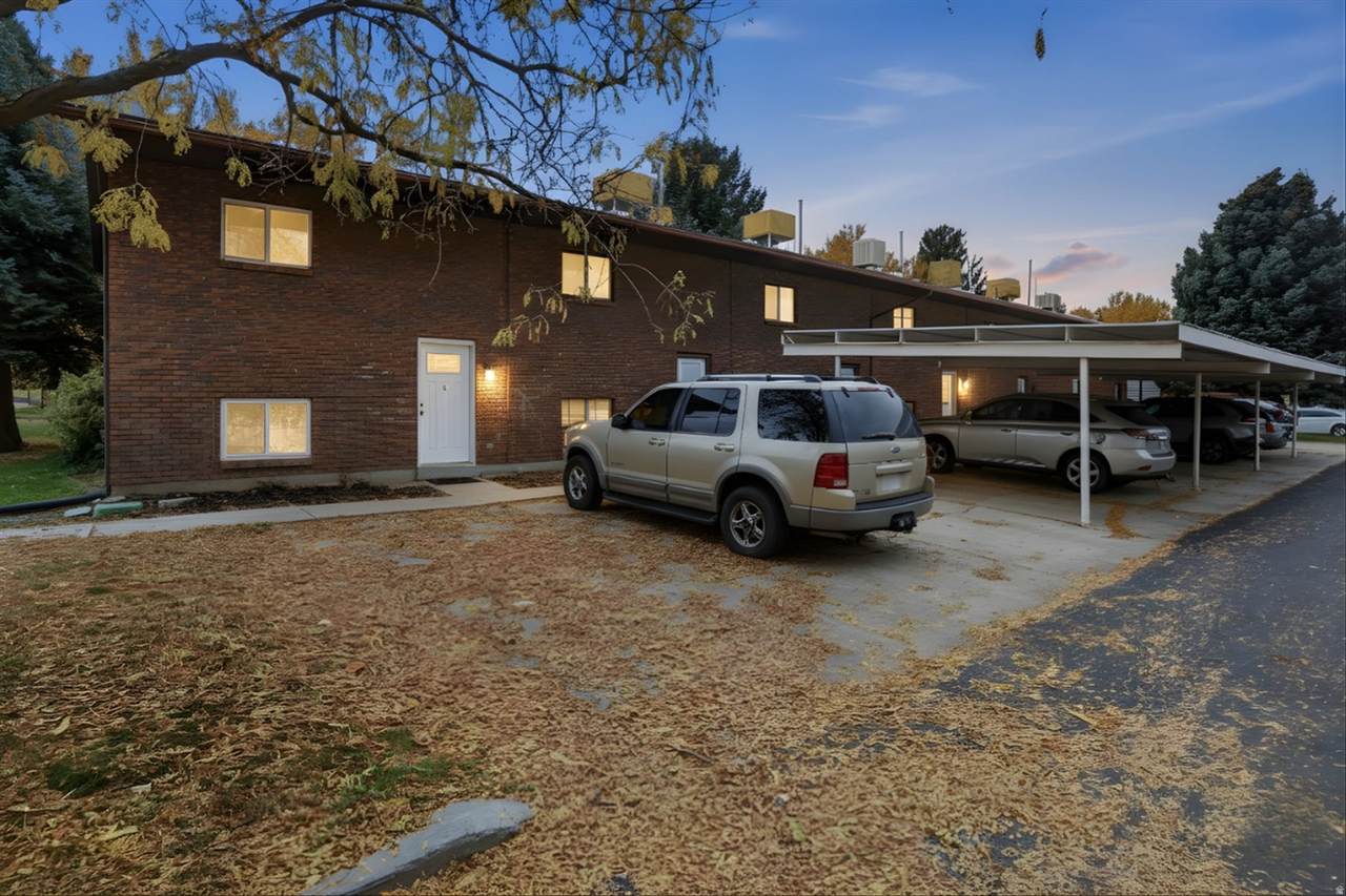 1325 Lincoln Ave - Photo 1