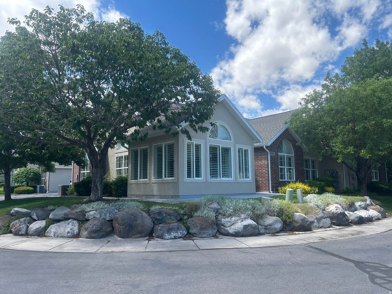 2043 Abbey View Rd - Photo 1