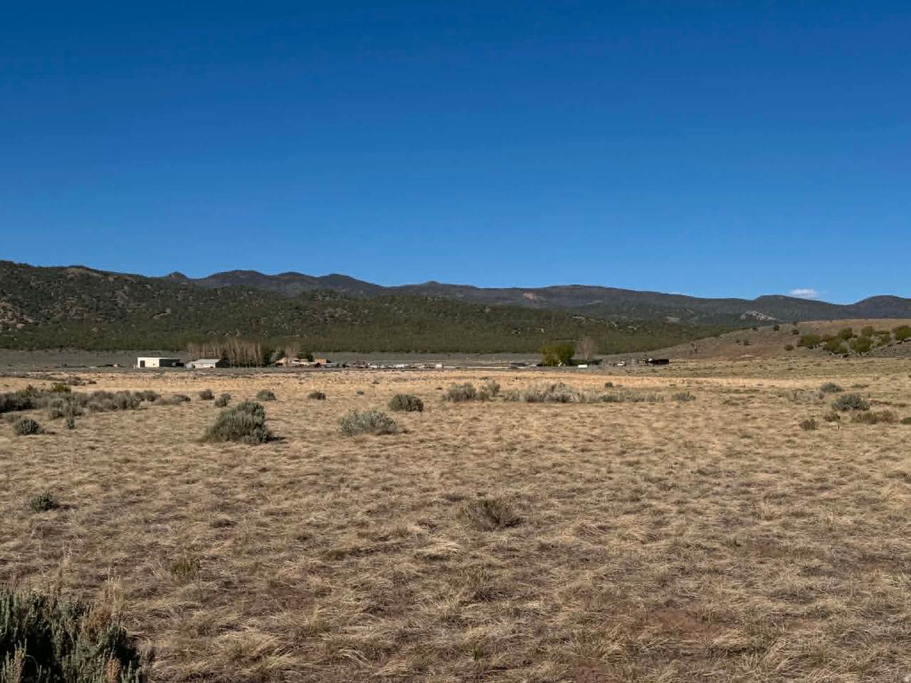 10200 17700 - Photo 1